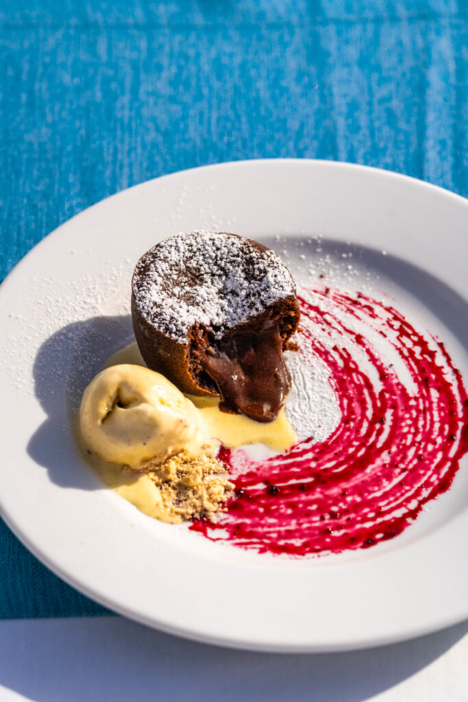 Coulant de chocolate con helado de vainilla