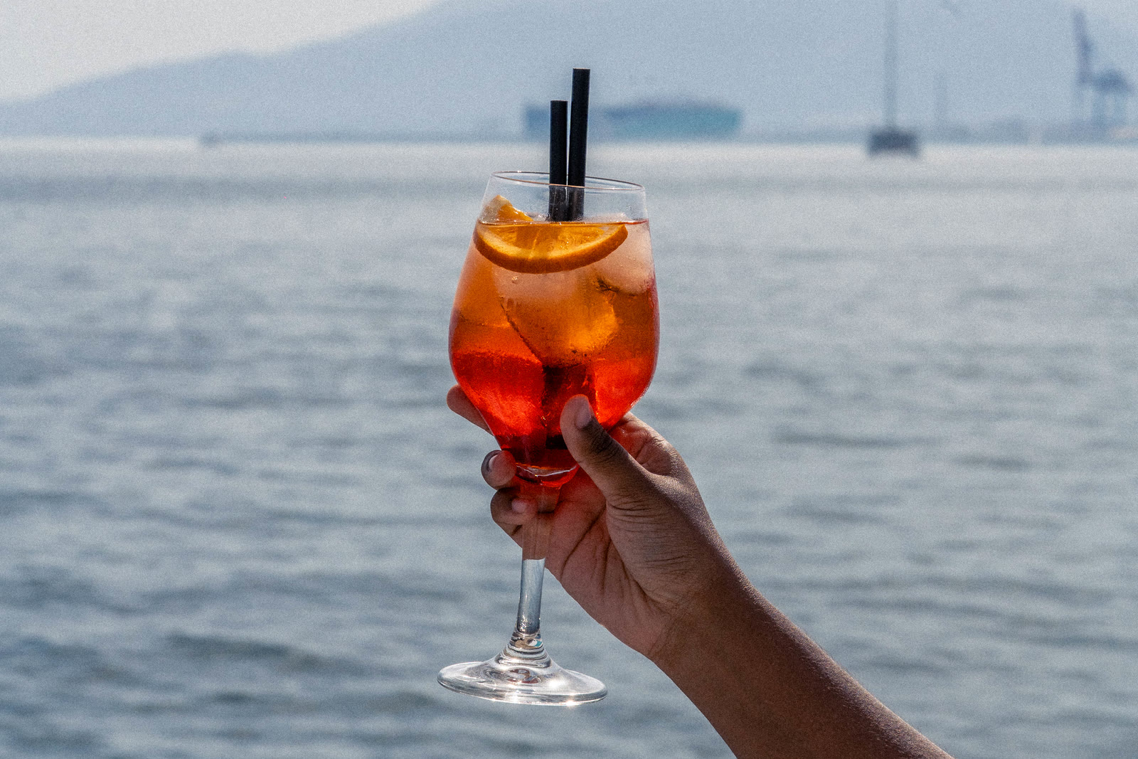 Spritz levantado frente a la bahía de Málaga